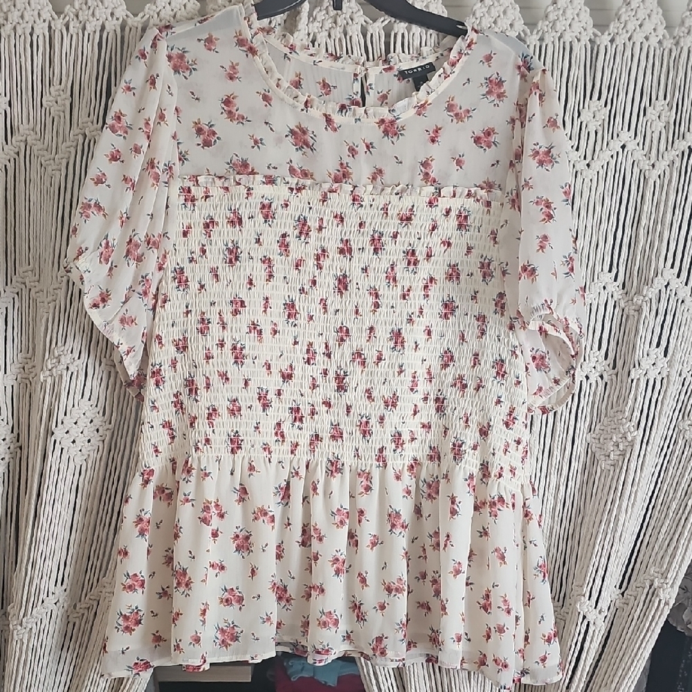 Torrid White Cream Ruffled 3/4 Sleeve Blouse